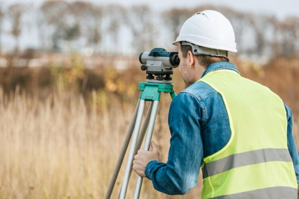 land surveyor